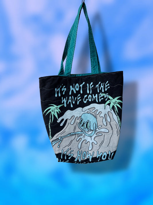 Wavey carry all tote